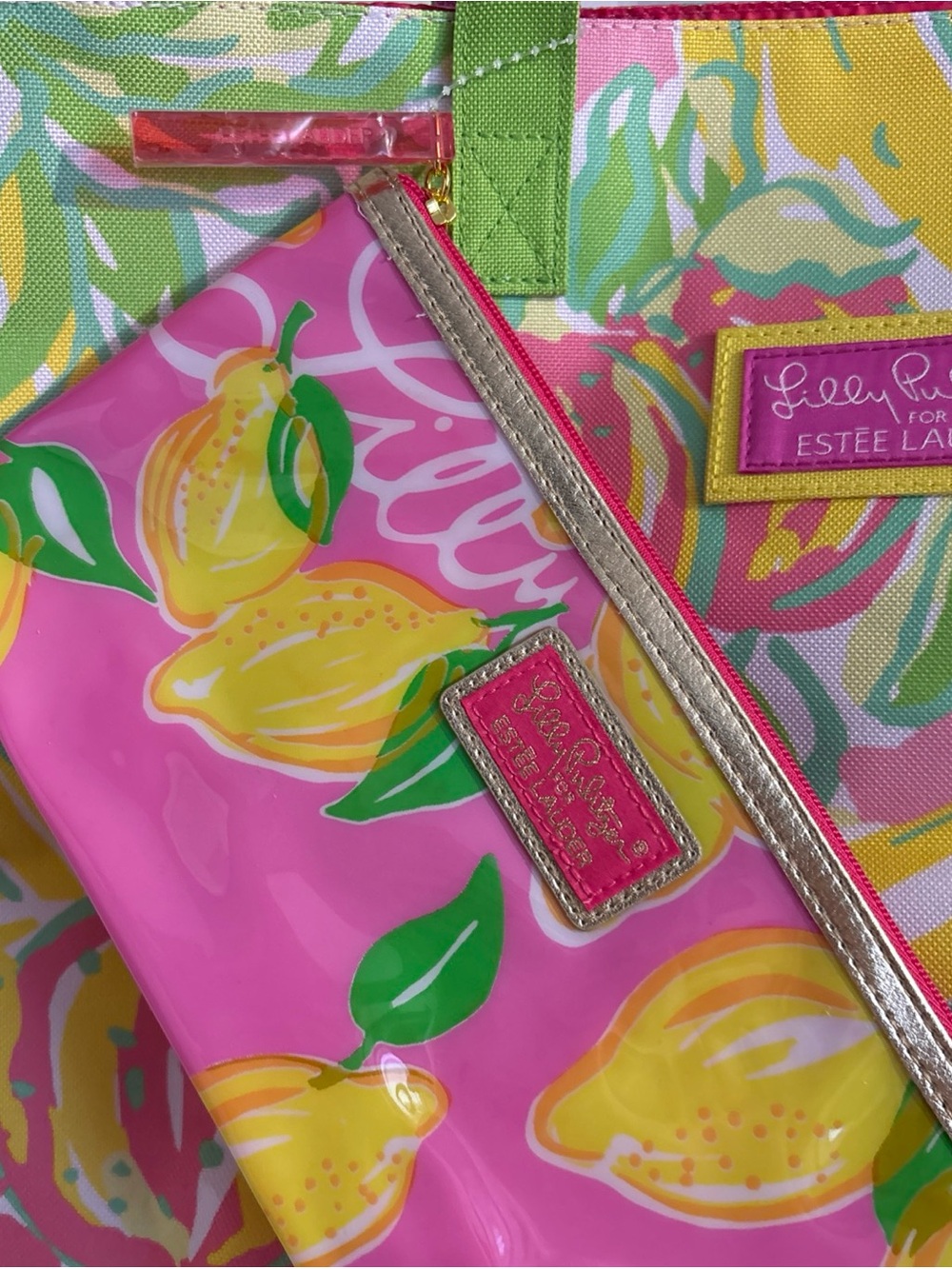 Lilly Pulitzer by Estée Lauder Pink & Green Citrus Tote Bag with cosmetic bag - Picture 2 of 5